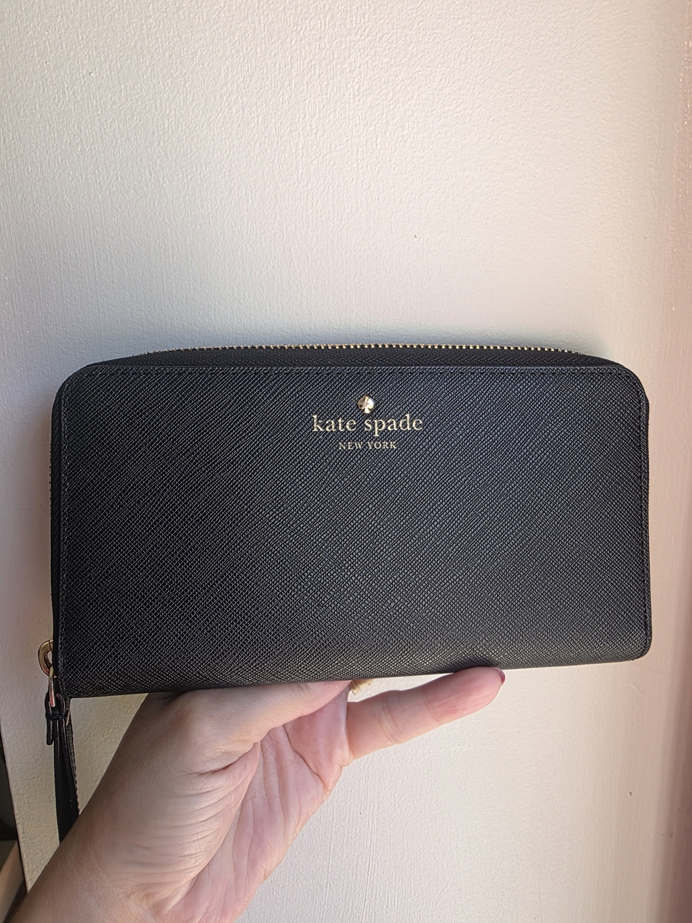 Kate Spade New York Black Saffiano Zip Wristlet Wallet